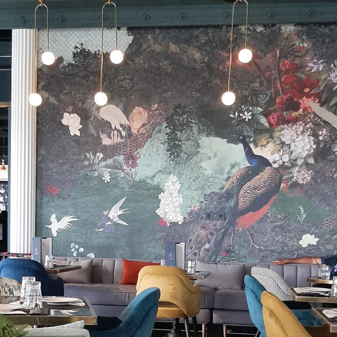 LUXURIOUS MURALS