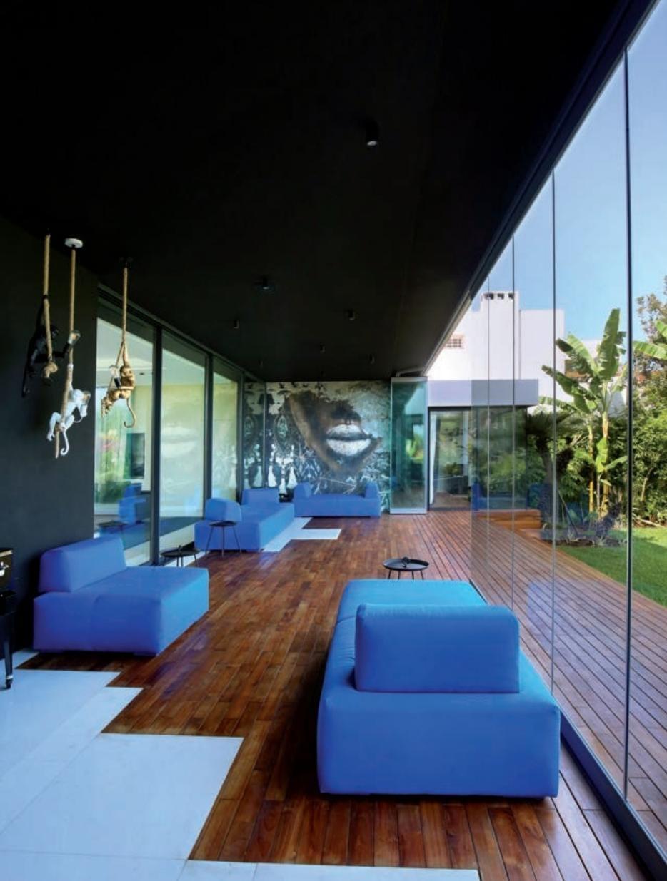 LUXURIOUS MURALS